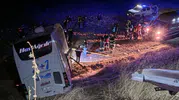 Merzifon yolunda korkunç kaza: Şarampole yuvarlanan otobüste can pazarı