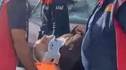 Kars yolunda şiddetli çarpışma: Sıkışan sürücüyü kurtarmak için zamanla yarıştılar