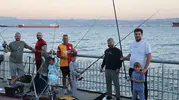 Eskihisar’da oltalar sevgi için atıldı: Babalar ve çocuklar unutulmaz bir gün yaşadı