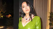 Salma Hayek 60 yaşında: Yıllara meydan okuyan güzelliğinin ardındaki şaşırtıcı sırlar