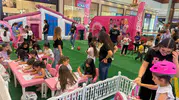 Diyarbakırlı minikler Barbie ile hayallerinin peşinden koşacak