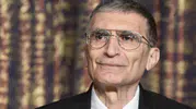Bilim dünyasının gururu Aziz Sancar’a Azerbaycan’dan anlamlı nişan