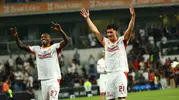 Galatasaray'da galibiyet coşkusu: Yeni yıldızlar ilk kez tribünleri selamladı