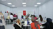 Diplomalarını bir kenara bıraktılar: Diyarbakırlı kadınlar hayallerini kumaşa işliyor