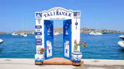 Bodrum'un ikonik mavi kapıları rotasını Yalıkavak'a çevirdi