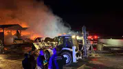 Samsun-Sinop kara yolunda korkutan yangın: Çiftlikteki saman deposu küle döndü