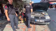 Otomobilin kaputundan gelen ses sürücüyü durdurdu: Minik can için seferberlik
