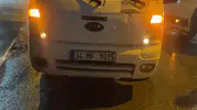 Trafikte dehşet anları: Kamyonet sürücüsü İETT otobüsünü rehin aldı
