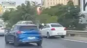 Pendik'te dehşet anları: Emniyet şeridindeki motosikletliyi biçti