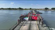 Fırat Nehri'nde kritik geçiş: Türk mühendisliği bölgeye ulaştı
