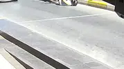 Fren paniği faciaya dönüşüyordu: Yaya kurtuldu, motosiklettekiler hastanelik oldu