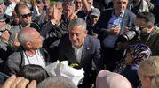 Ardahanlı kadının sitemi Özgür Özel'in yeni seçim sloganı oldu: Adamı olan değil, arkada kalanlar kazanacak