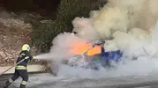 Bodrum'da seyir halindeki araç bir anda alev topuna döndü