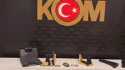 Kayseri'de genç şüphelinin silah zulası polis baskınıyla deşifre oldu