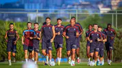 Bordo-mavili taraftarların gözü onda: Franculino Dju sahaya indi