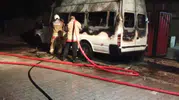 Gece yarısı park halindeki araçtan yükselen alevler paniğe neden oldu