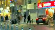 Avcılar'da gece yarısı dehşeti: Restoran sandalyeleri havada uçuştu