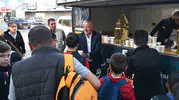 Karacabey'de okul önlerinde sabah bereketi: Çorba çeşmeleri öğrencilerin yüzünü güldürüyor