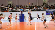 Kayseri'de voleybol heyecanı: İl Müdürü Kabakcı tribündeki yerini aldı