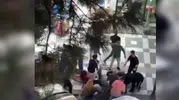 Şanlıurfa'da sokak ortasında dehşet anları: Döner bıçaklı kavgada kan aktı