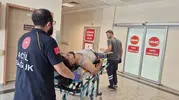 Adıyaman'da korkutan kaza: İstinat duvarına çarpan otomobil hurdaya döndü