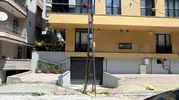Avcılar'da garajı işgal eden elektrik direği: İki yıldır çözülemeyen sorunla depo oldu