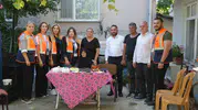 85 yıllık ömründe ilk kez yaşadı: Pastayı görünce şaşkınlığını gizleyemedi