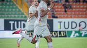 Göztepe'de büyük tezat: Hücumda fırtına gibi savunmada alarm veriyor