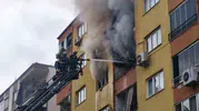 Denizli'de apartman dairesinde korku dolu anlar: Yatalak hastanın bulunduğu ev alevlere teslim oldu