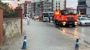 Emniyetin önünde korku dolu anlar: Alevler bir anda yükseldi