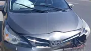 Sivrihisar yolunda beklenmedik engel: Otomobilin çarptığı koyun telef oldu