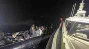 Ege Denizi'nde gece yarısı operasyonu: 56 göçmen kıskıvrak yakalandı