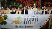 Manisa sokaklarında üzüm bereketi: Şehir merkezini renklendiren dev kortej