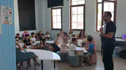 Van'da kütüphane duvarları yıkıldı: Anneler üretiyor, çocuklar masallarla büyüyor