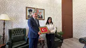 Eskişehir'de bir kuryenin hassasiyeti: Yerdeki bayrağı görünce rotasını değiştirdi