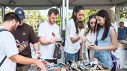 İzmir'in kalbi Kültürpark'ta edebiyatla atıyor: İZKİTAP kapılarını binlerce kitapsevere açtı
