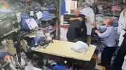Kocaeli'de tekstil atölyesinde gerilim: 26 yıllık esnafın dükkanına çökmeye mi çalışıyorlar?