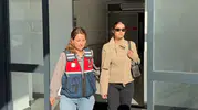 Fransa dönüşü havalimanında gözaltına alındı: Ünlü oyuncu Afra Saraçoğlu'nun zorunlu İstanbul mesaisi