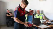 Manisa'da belediye binasında gerçeği aratmayan anlar: Personel zorlu sınavdan geçti