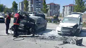 Yozgat'ta dehşet anları: Çarpışmanın ardından otomobil alev topuna döndü