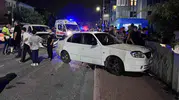 Kayseri'de korkutan kaza: Kontrolden çıkan otomobil apartman duvarına girdi