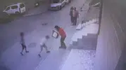 Sokak ortasında dehşet anları: Alacak kavgası masum bir çocuğun hayatını karartıyordu