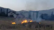 Yüksekova'da korkutan dumanlar: İtfaiye alevlere geçit vermedi