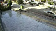 Malatya'da ölümle burun buruna gelen kuryenin mucizevi kurtuluşu kamerada