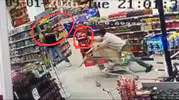 Sincan'da market alışverişi kanlı bitti: Husumetlilerin silahlı düellosu kamerada