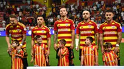 Yeşil sahalarda unutulmaz anlar: Minik kalpler futbolcularla omuz omuza
