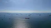 İstanbul Boğazı'nda devasa otopark krizi: Karadeniz'deki çatışmalar deniz ticaretini kilitledi
