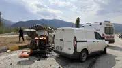 Kastamonu'da korkutan kaza: Kavşakta traktör devrildi