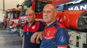 İzmir'in ikiz itfaiyecileri: 33 yıllık kader birliği aynı üniformada buluştu