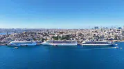 İstanbul Boğazı'nda dev buluşma: Üç dev kruvaziyer aynı anda limana demirledi